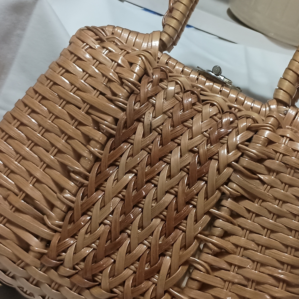 Elegant SIMON Woven Top-Handle Handbag Hand Made in Hong Kong - Picture 4 of 15